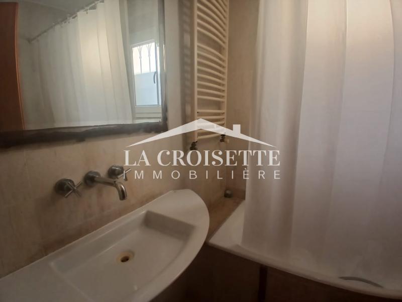 Rez-de-chaussée de villa meublé S+3 avec jardin à Carthage